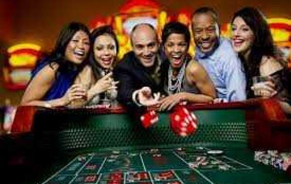 The Evolution of Online Casino Poker Games: From Basic to Advanced